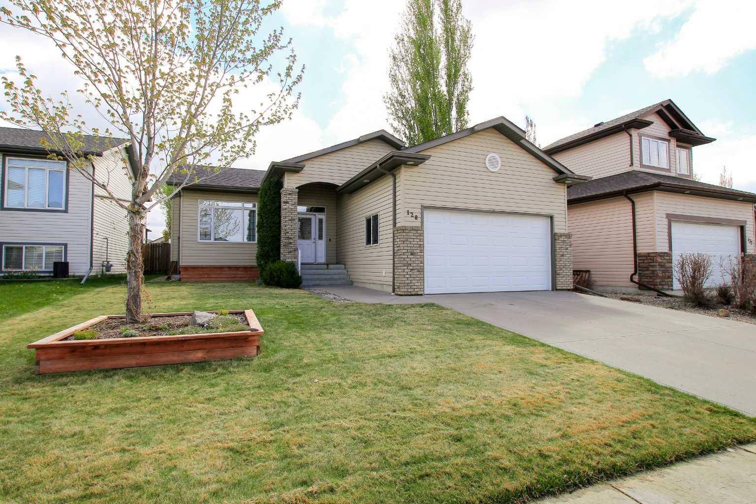 128 Ingle Close, Red Deer, AB T4R 3S2