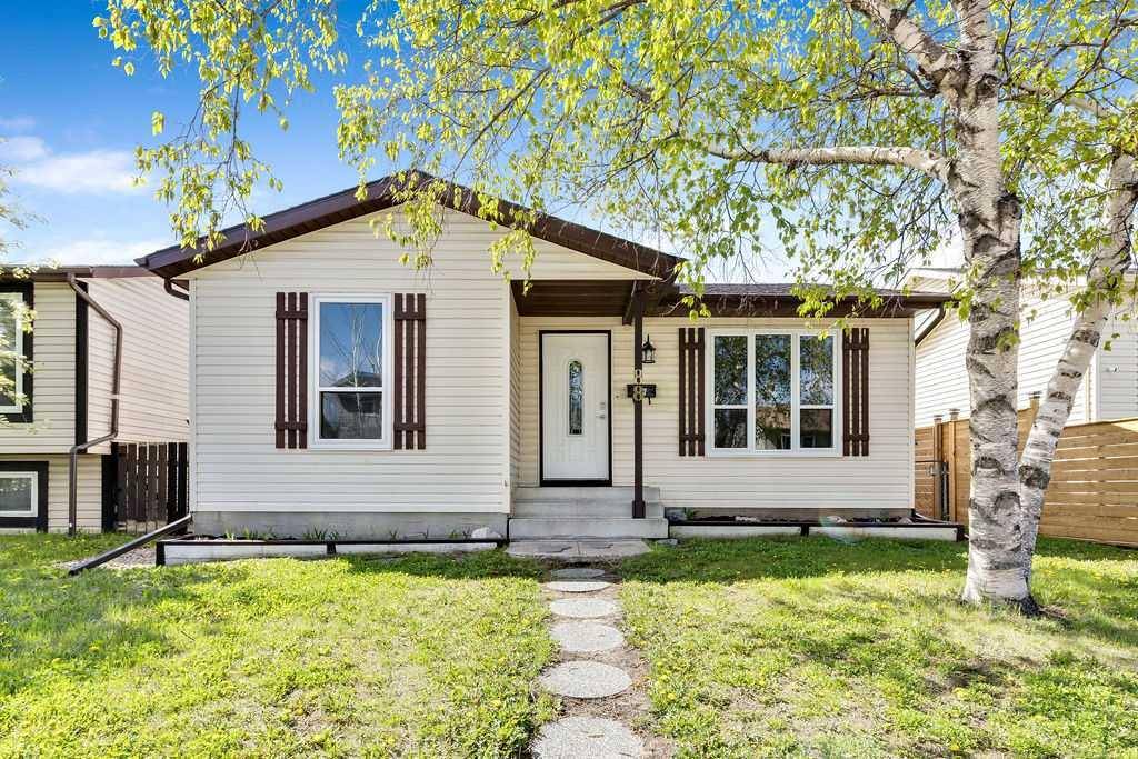 88 Castlebrook Rise NE, Calgary, AB T3J 1P1