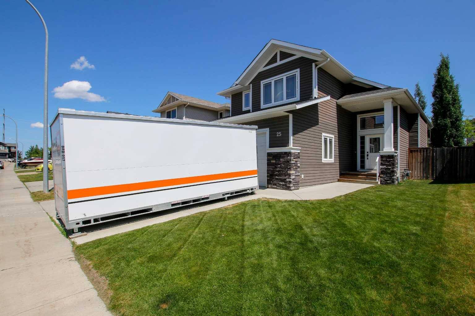25 Sutherland Close, Red Deer, AB T4R 0L4