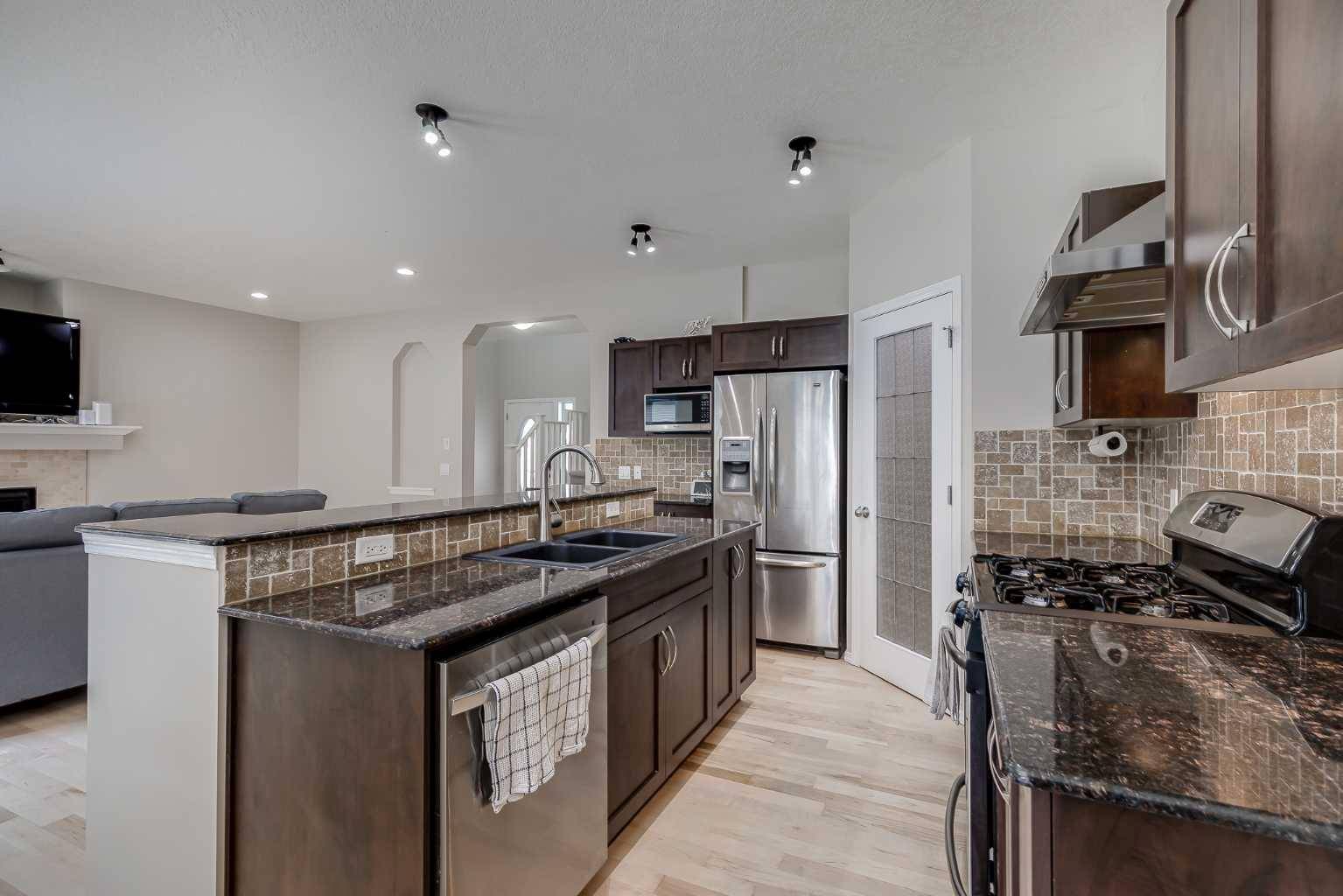 Airdrie, AB T4A 0E8,270 Kings Heights DR Southeast
