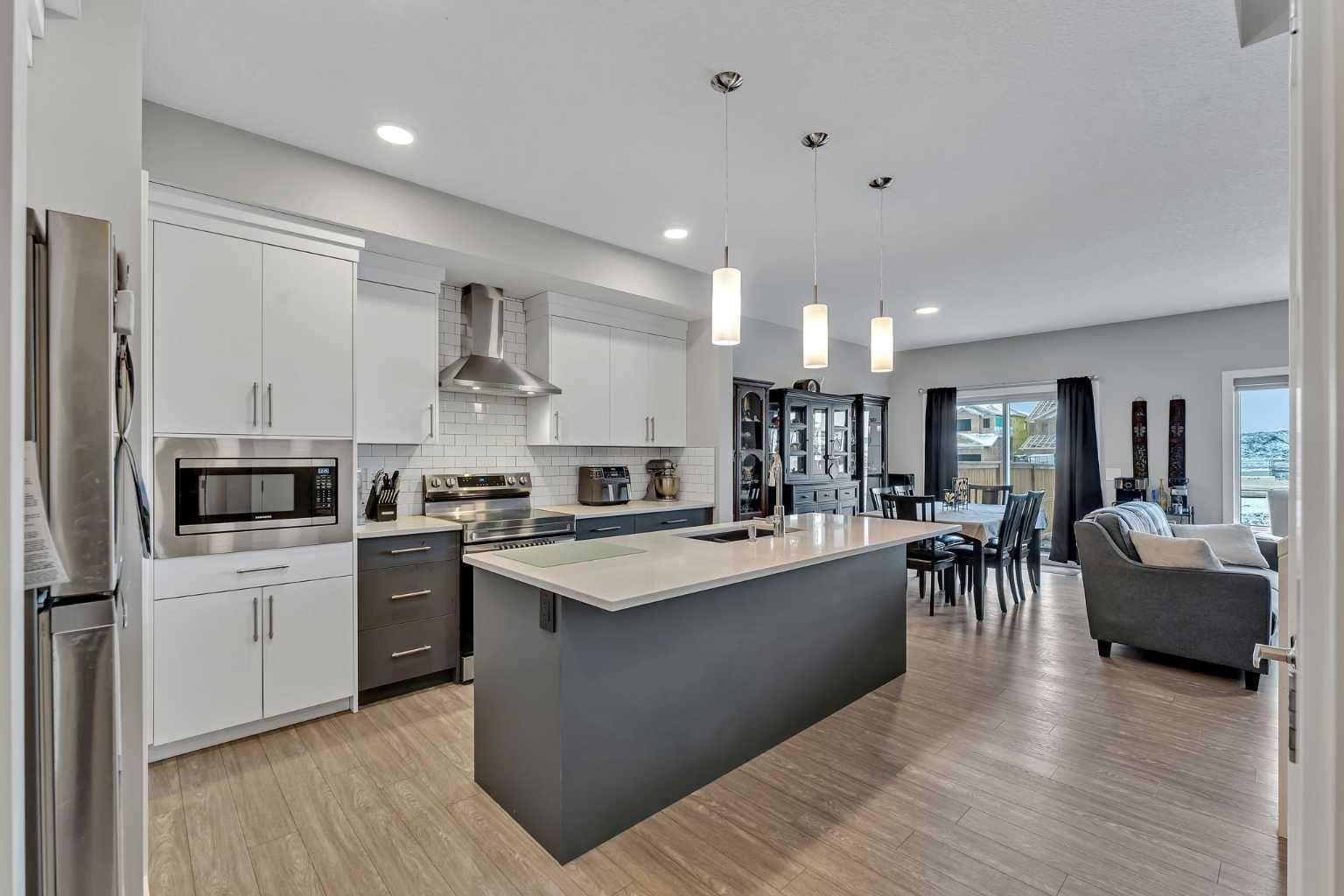 Calgary, AB T2X4R6,117 Legacy Glen CIR Southeast