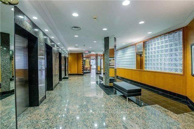 Toronto C14, ON M2N 6Y2,18 Hillcrest AVE #806