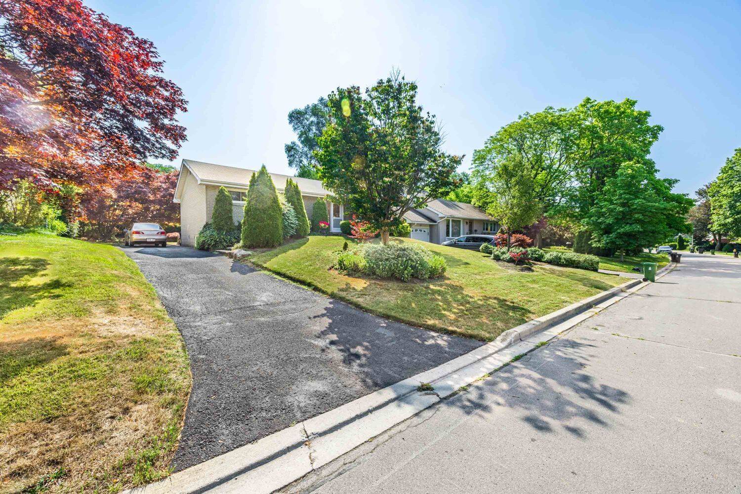 Toronto C13, ON M3C 2E5,56 Ternhill CRES