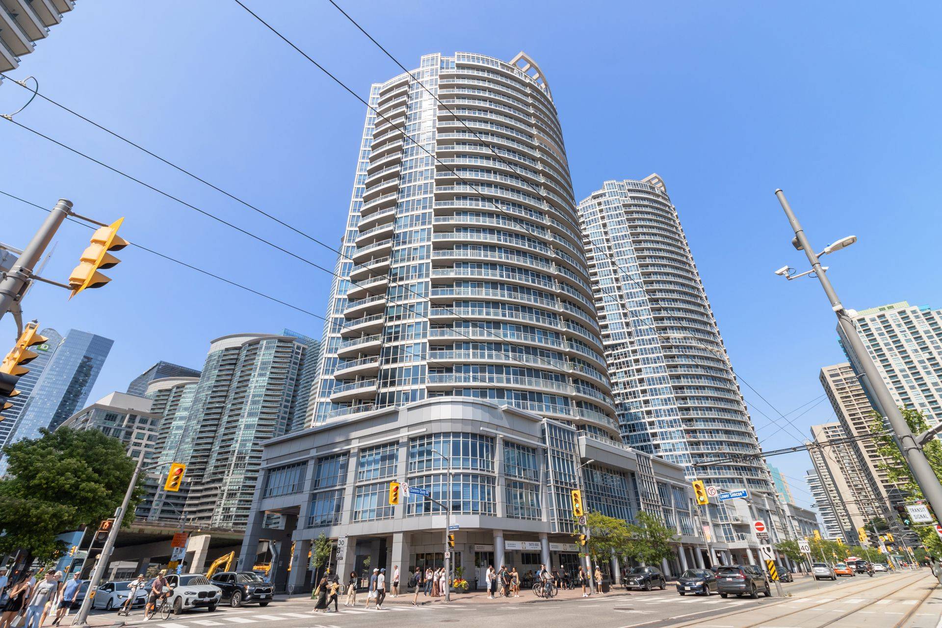 218 Queens Quay W #2302, Toronto C01, ON M5J 2Y6