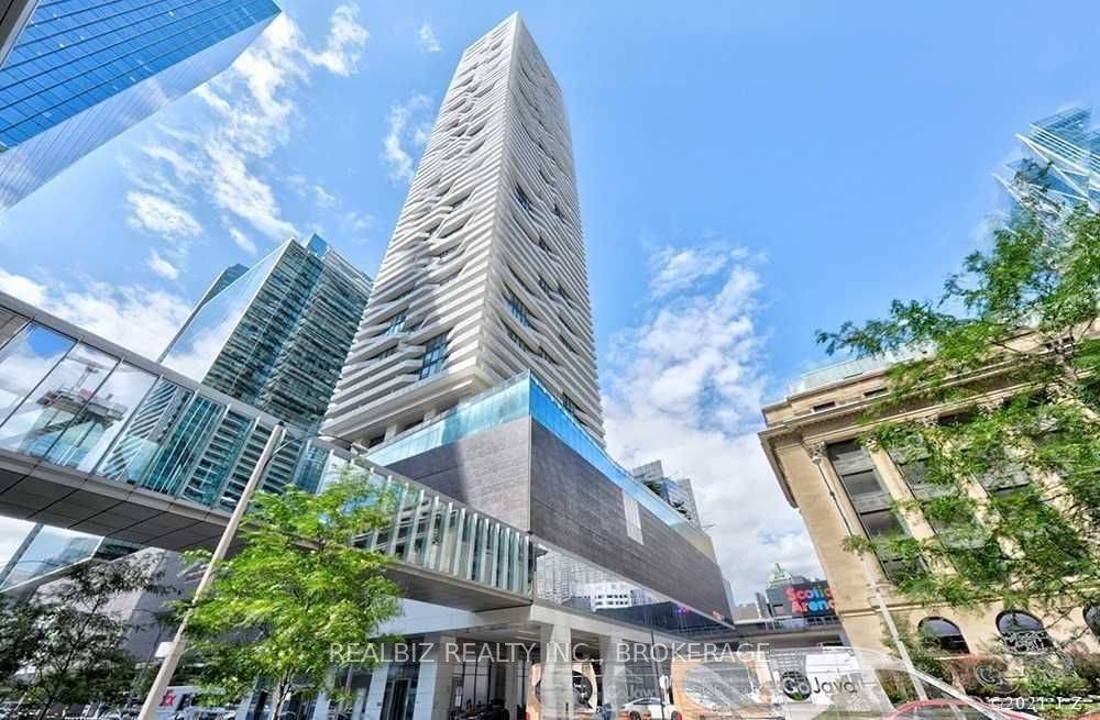 100 Harbour ST #4904, Toronto C01, ON M5J 2T5