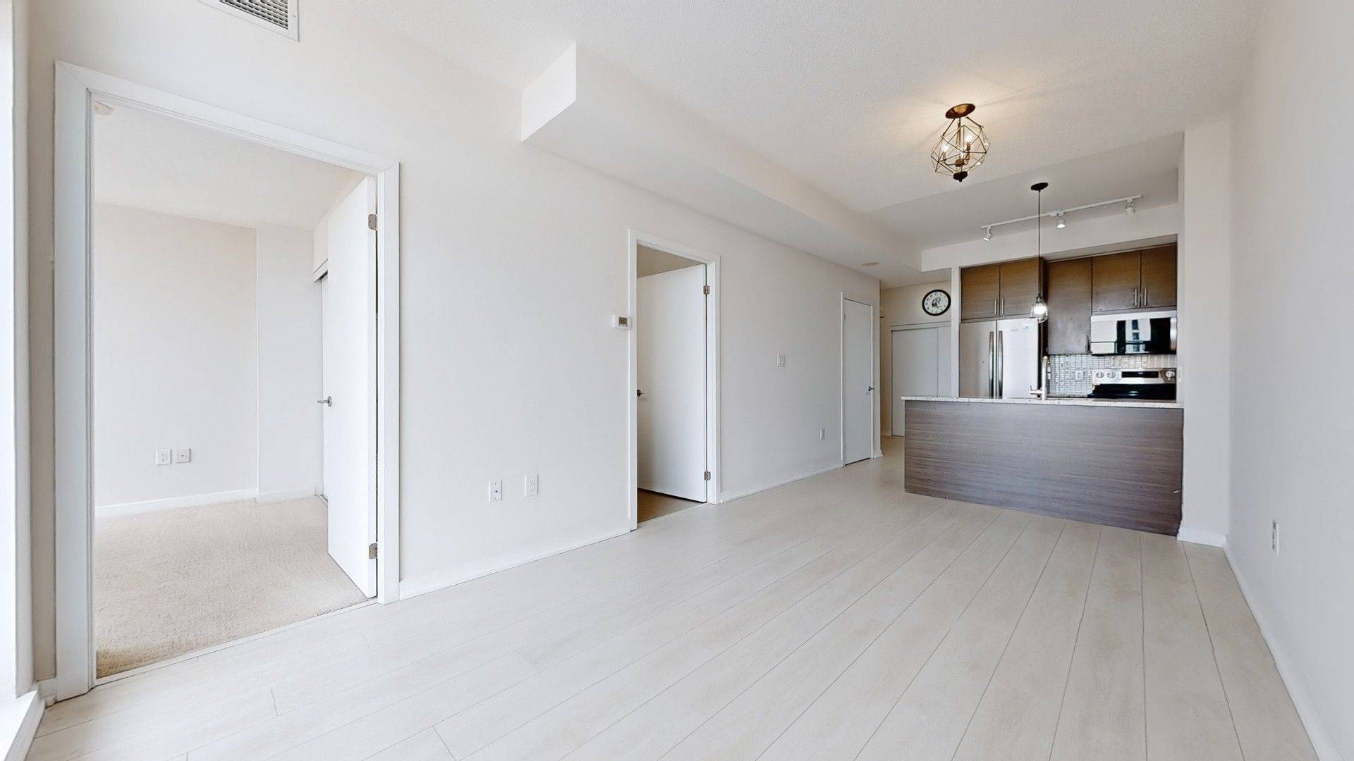 Toronto C15, ON M2J 0A9,70 Forest Manor RD #1401