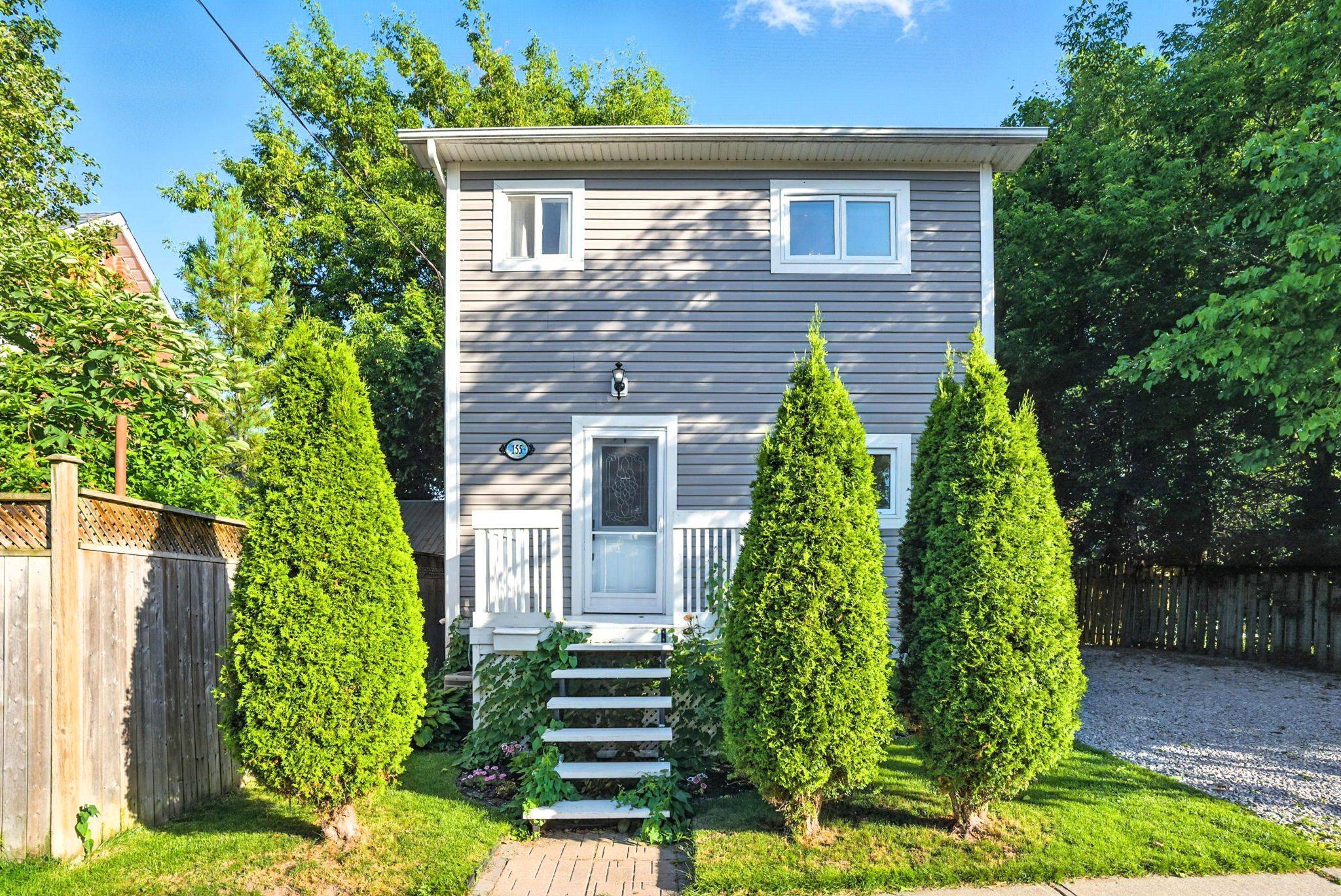 155 Rosedale AVE, Oshawa, ON L1G 2E1