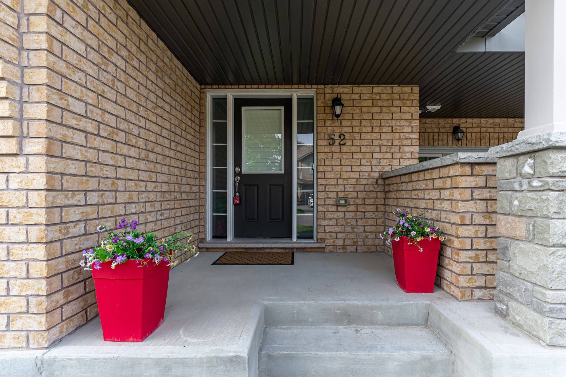Oshawa, ON L1L 0J4,52 Nearco CRES