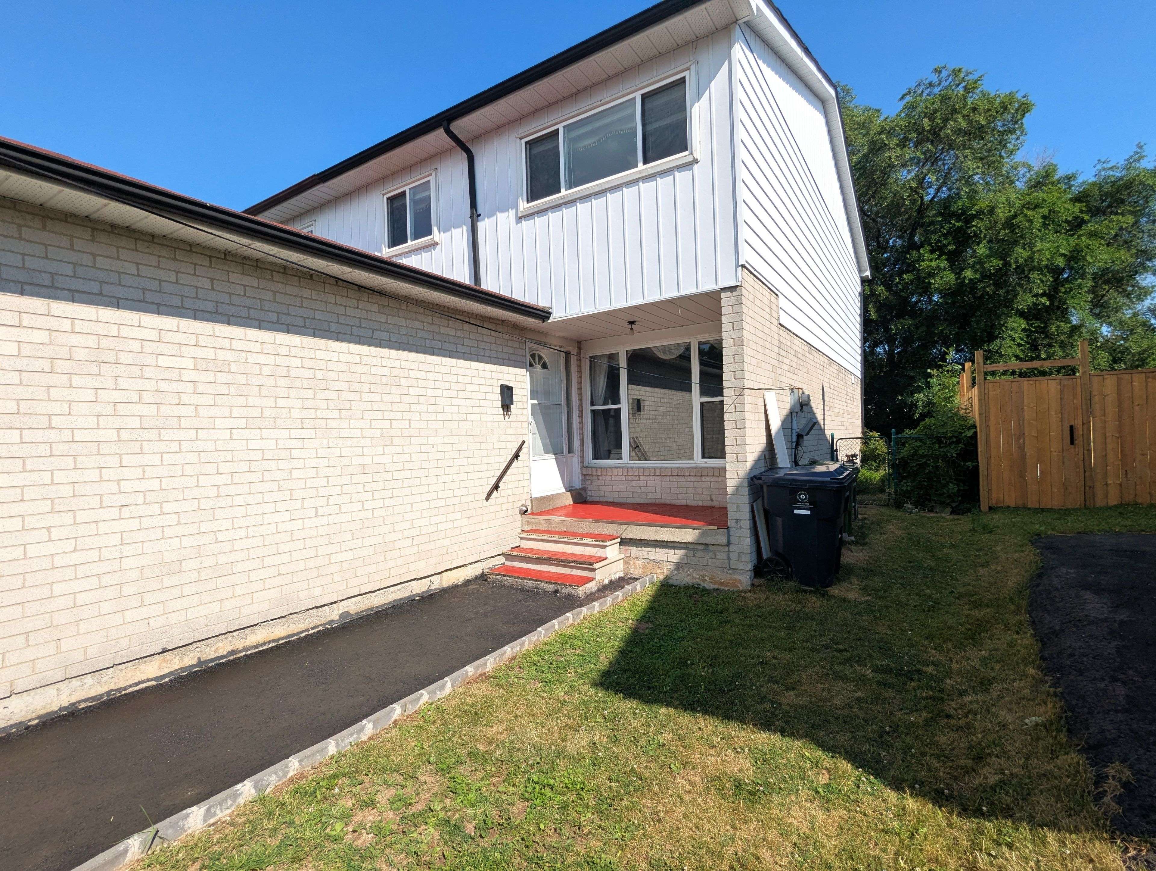 Toronto E11, ON M1B 1W8,45 Whiteleas AVE