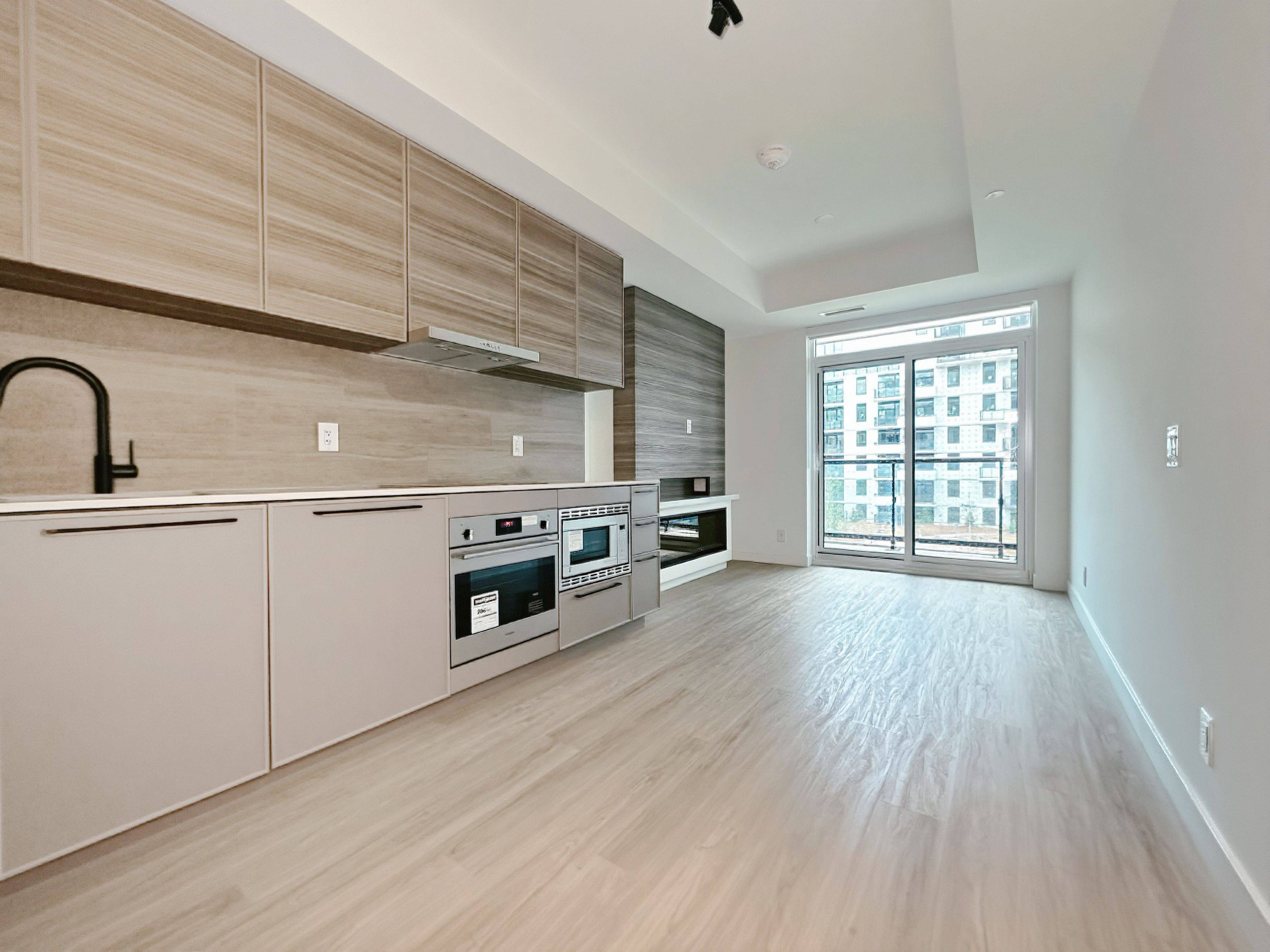 Toronto E02, ON M4L 0B7,1050 Eastern AVE #533