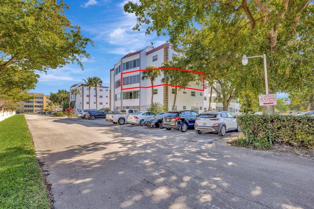 Lauderdale Lakes, FL 33319,4270 NW 40th St #302