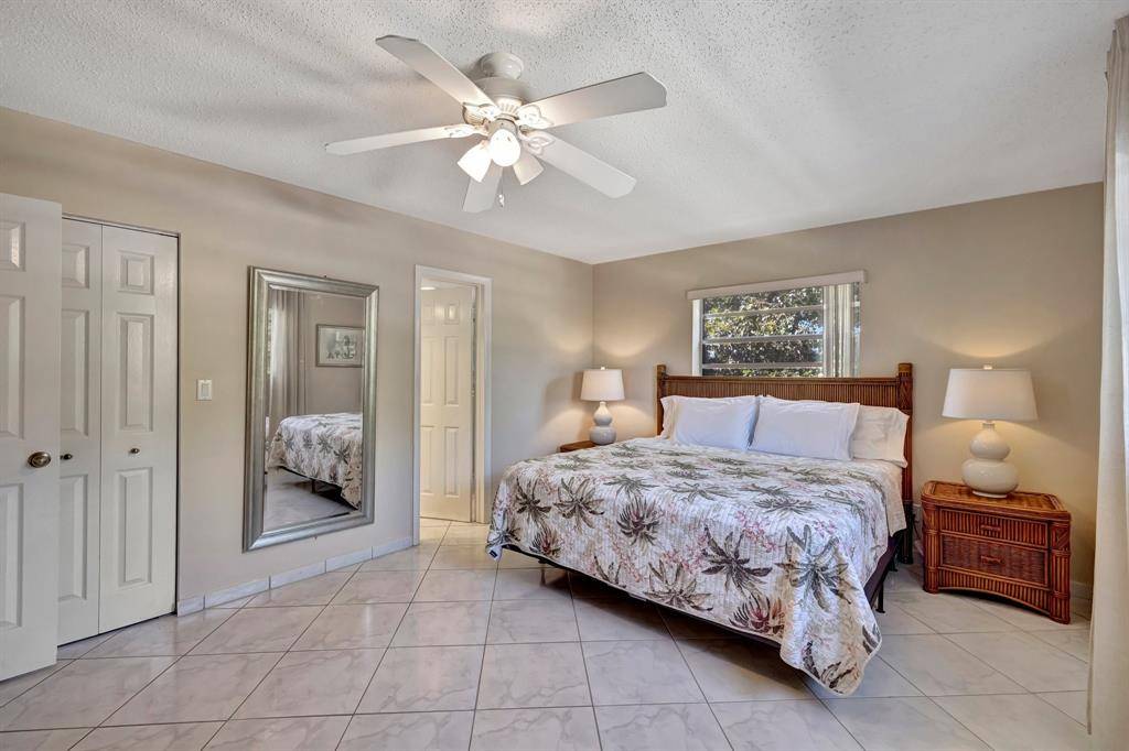 Lauderdale Lakes, FL 33319,4270 NW 40th St #302