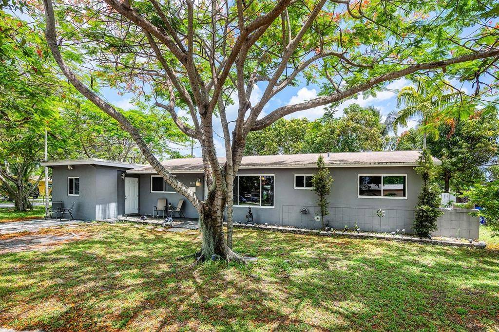 6631 SW 4th St, Pembroke Pines, FL 33023