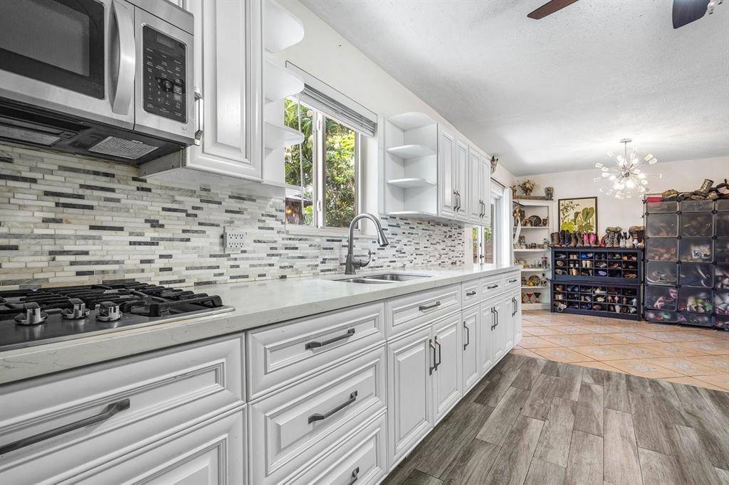Pembroke Pines, FL 33023,6631 SW 4th St