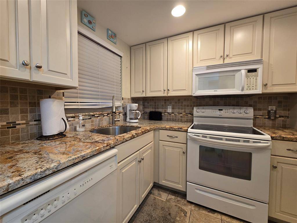 Hillsboro Beach, FL 33062,1161 Hillsboro Mile #506