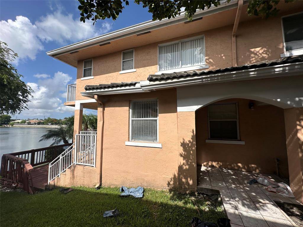 3243 NW 44th St #2, Fort Lauderdale, FL 33309