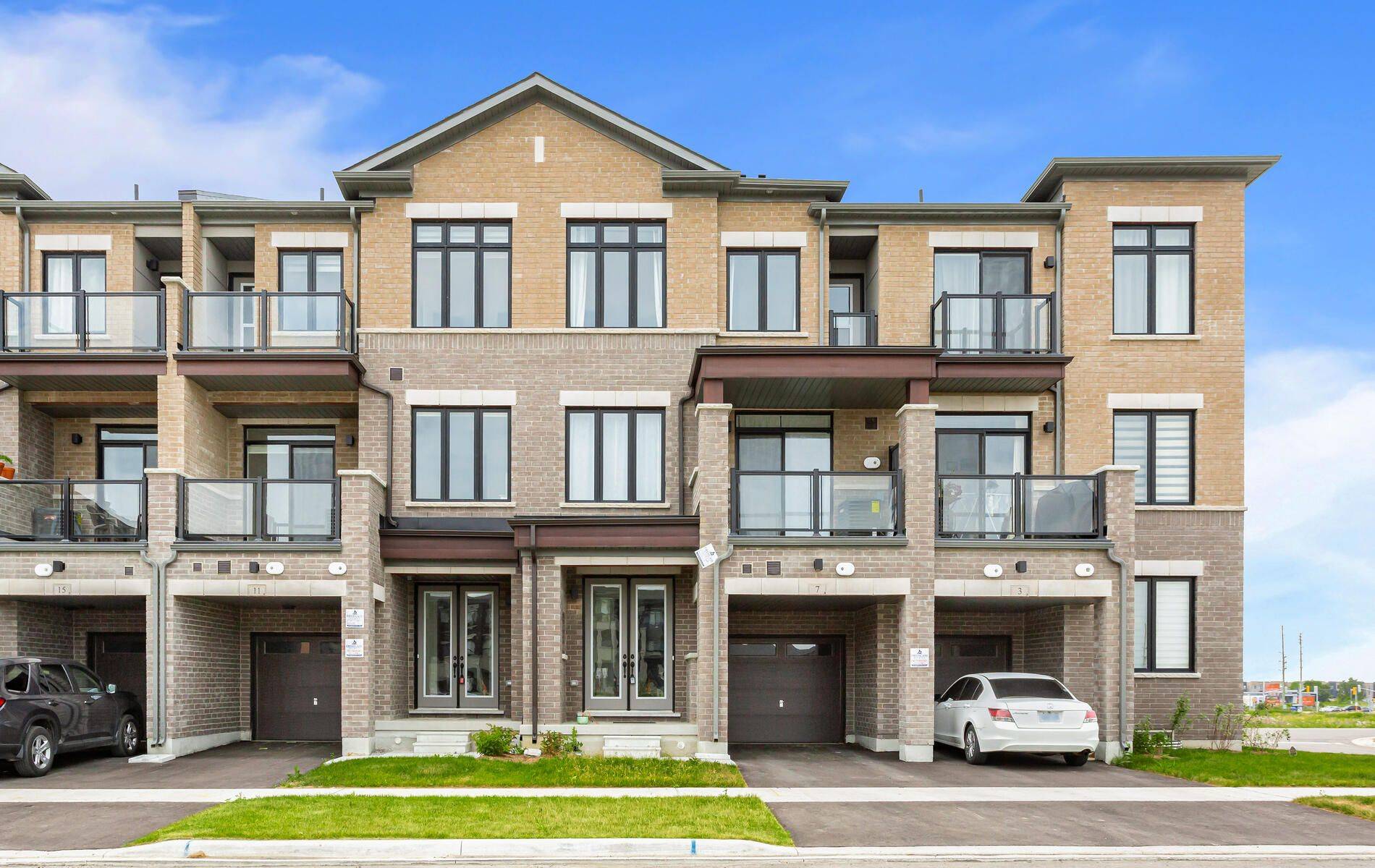 7 Tennant CIR, Vaughan, ON L4H 0W2