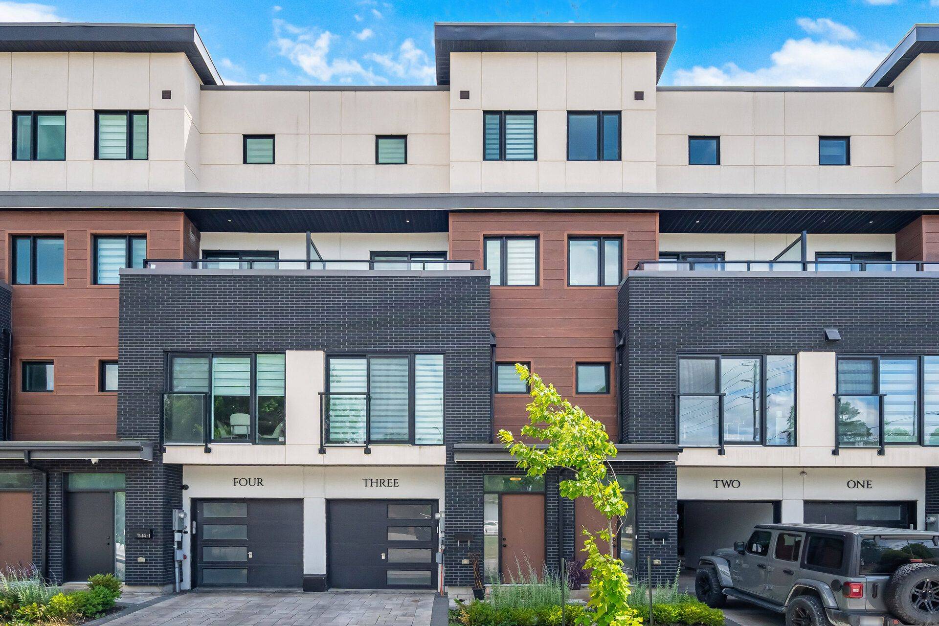 1 Hartman AVE #Unit 3, Vaughan, ON L4L 1R6