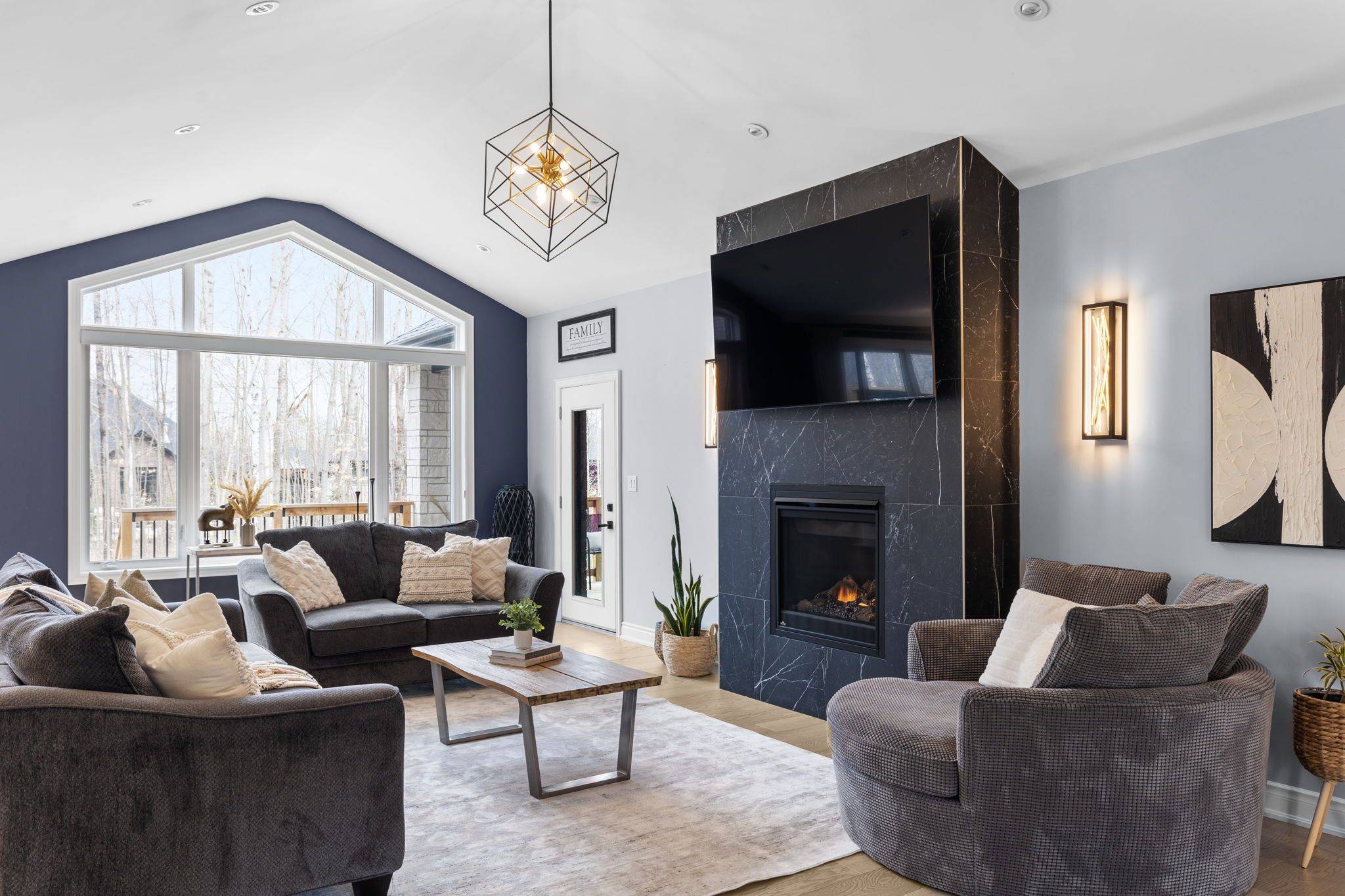 Springwater, ON L9X 2A3,9 BYERS ST