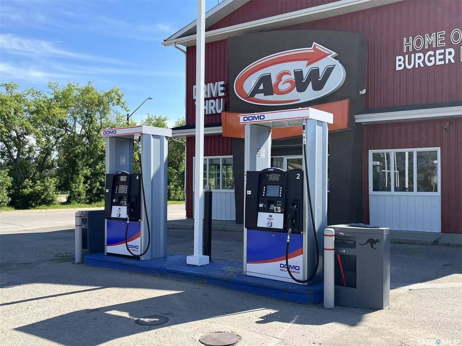 Nipawin, SK S0E 1E0,808 9th AVENUE W