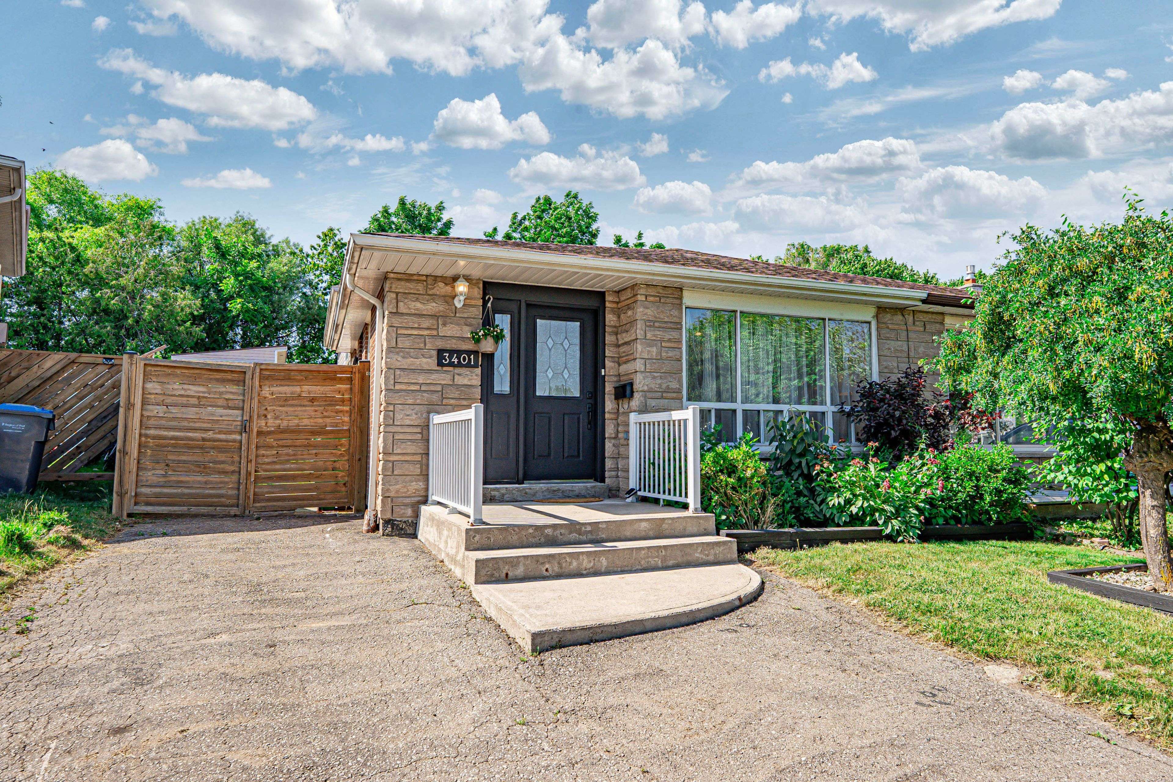 3401 Oakglade CRES, Mississauga, ON L5C 1X4
