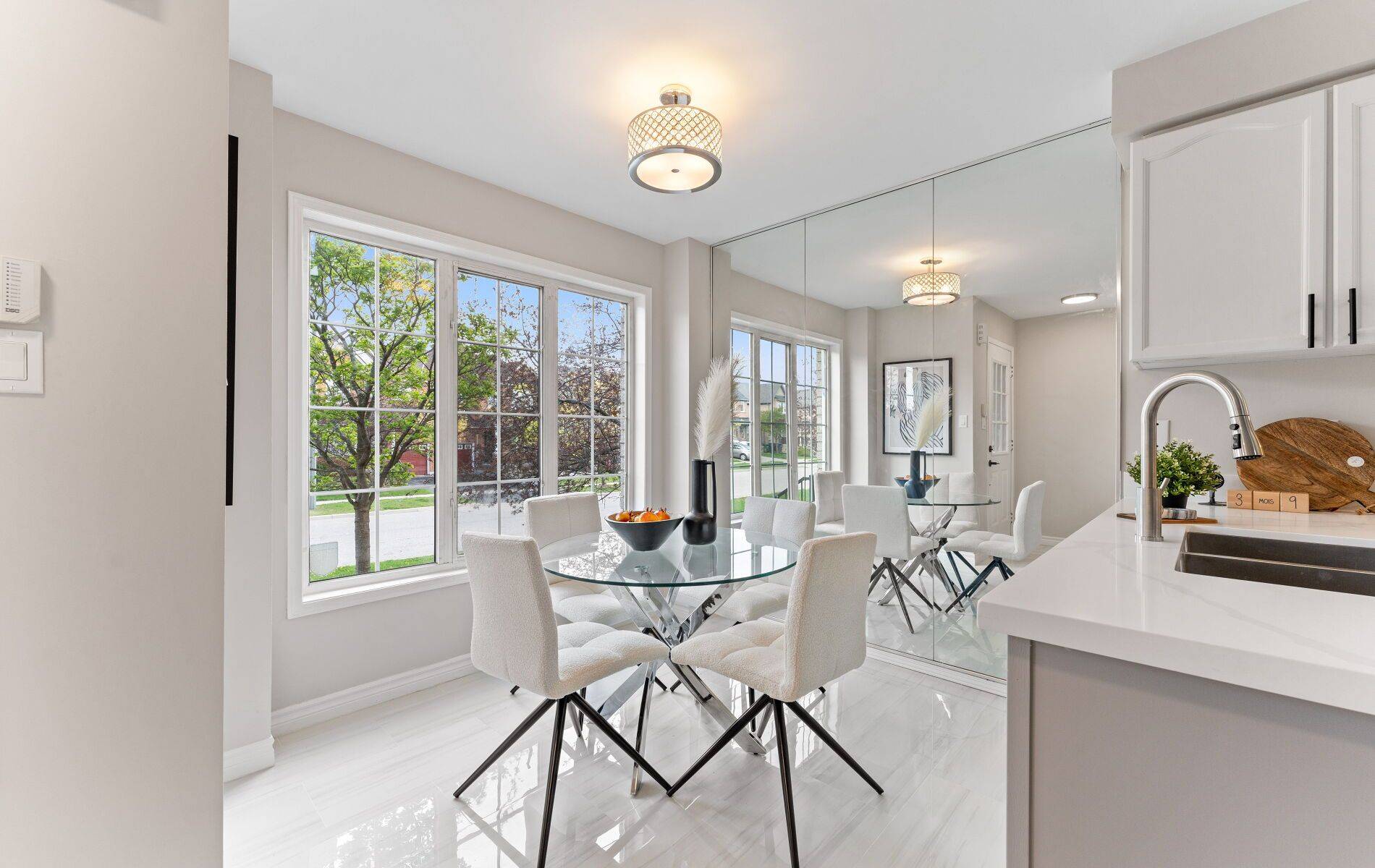 Mississauga, ON L5M 6J6,3055 Mcdowell DR