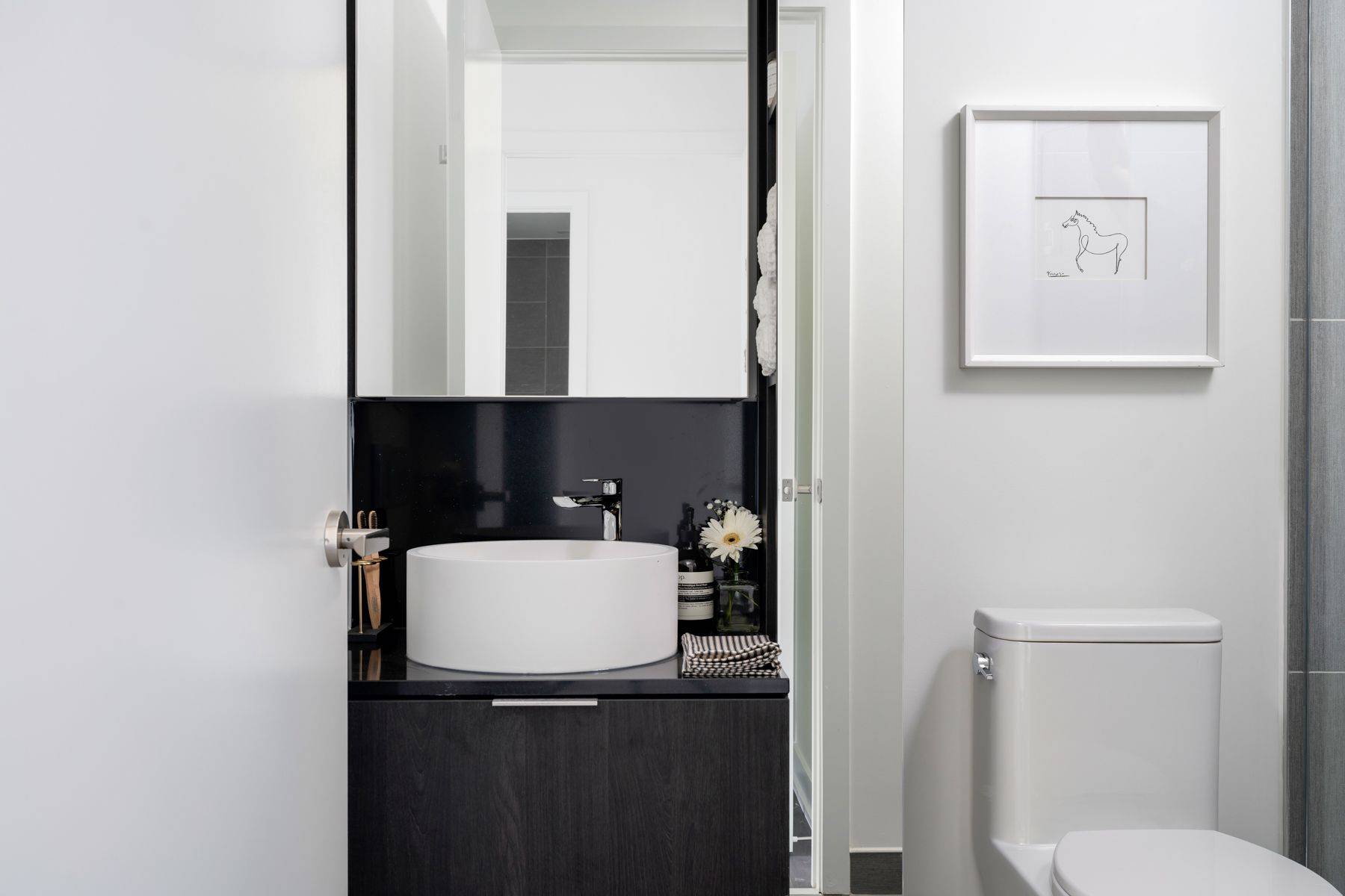 Mississauga, ON L5G 0E1,28 Ann ST #308