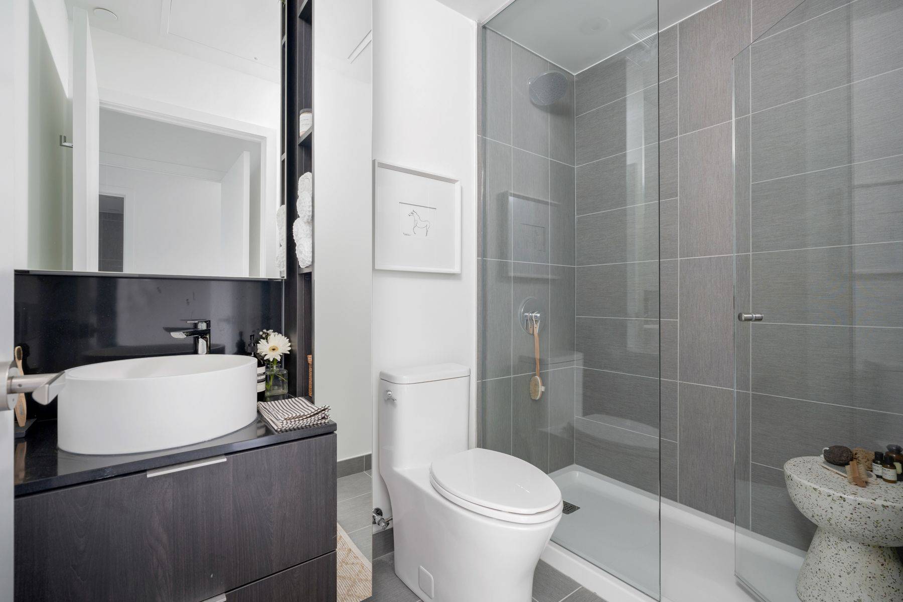 Mississauga, ON L5G 0E1,28 Ann ST #308