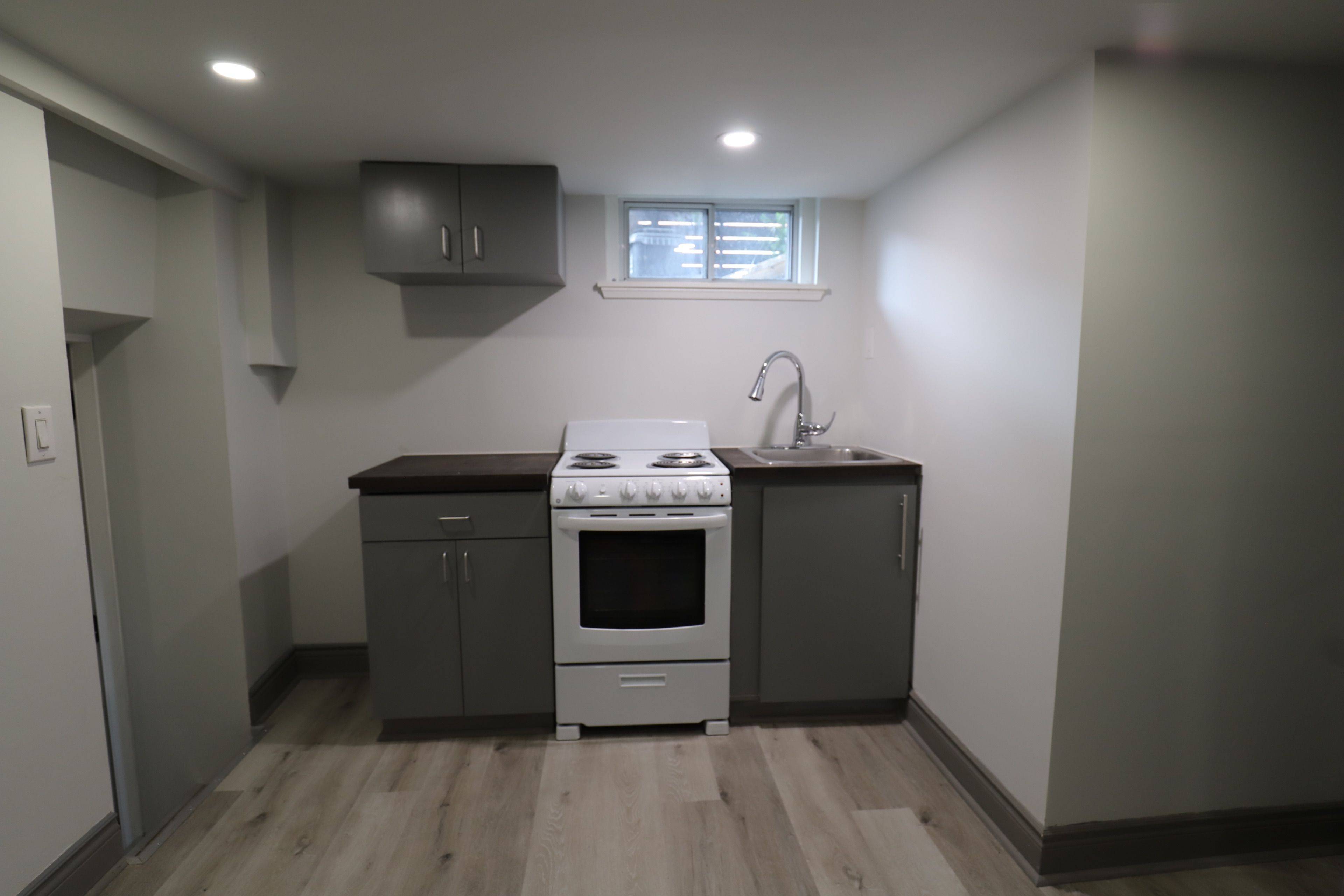 Toronto W02, ON M6H 3L2,1464 Dufferin ST #BASEMENT