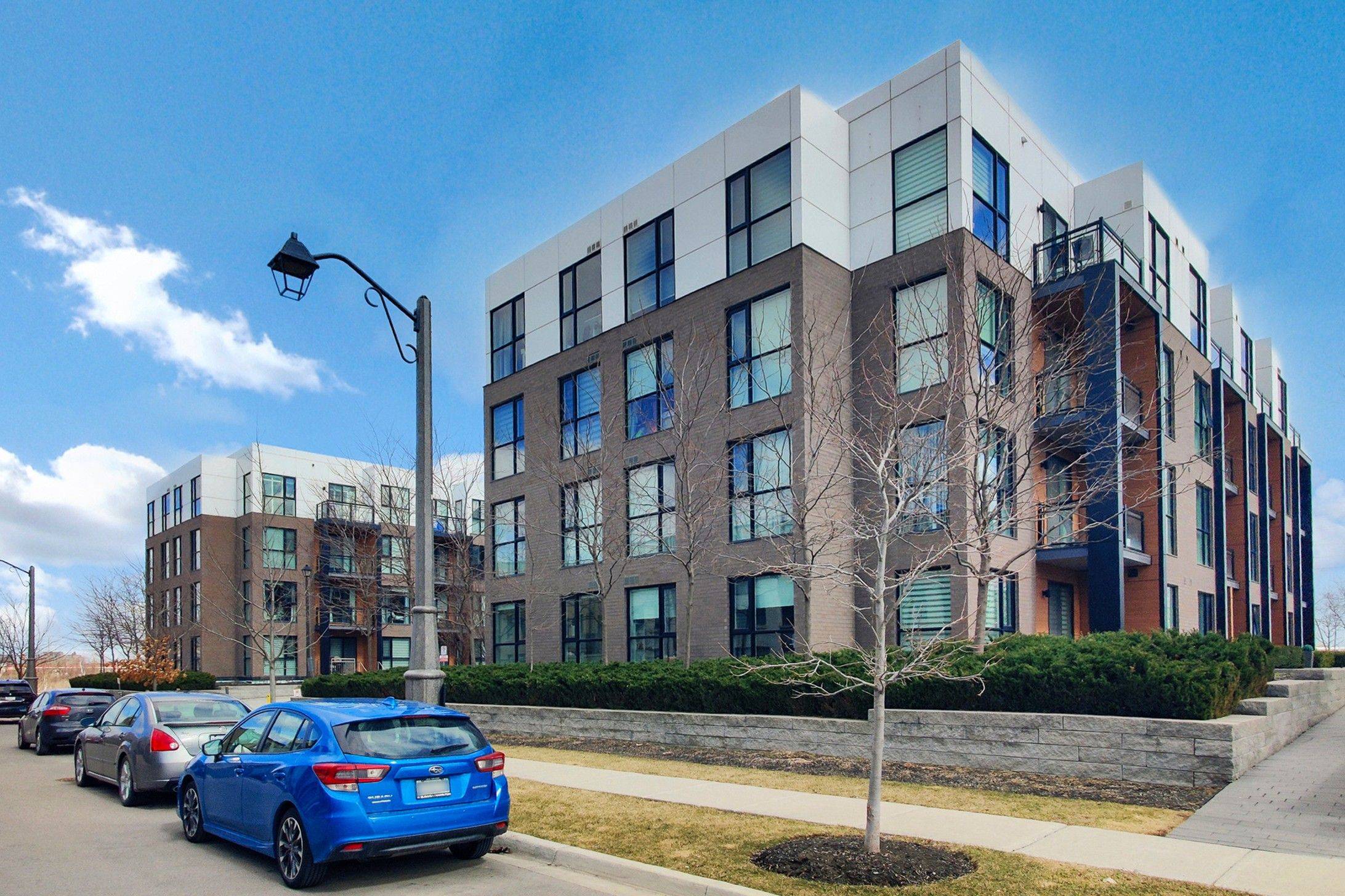 210 Sabina DR #214, Oakville, ON L6H 0W6