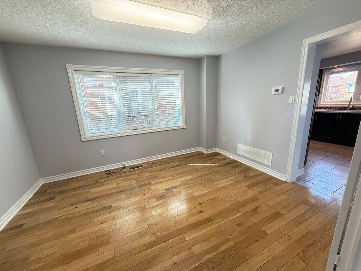 Mississauga, ON L5M 5S5,5973 Greensboro DR