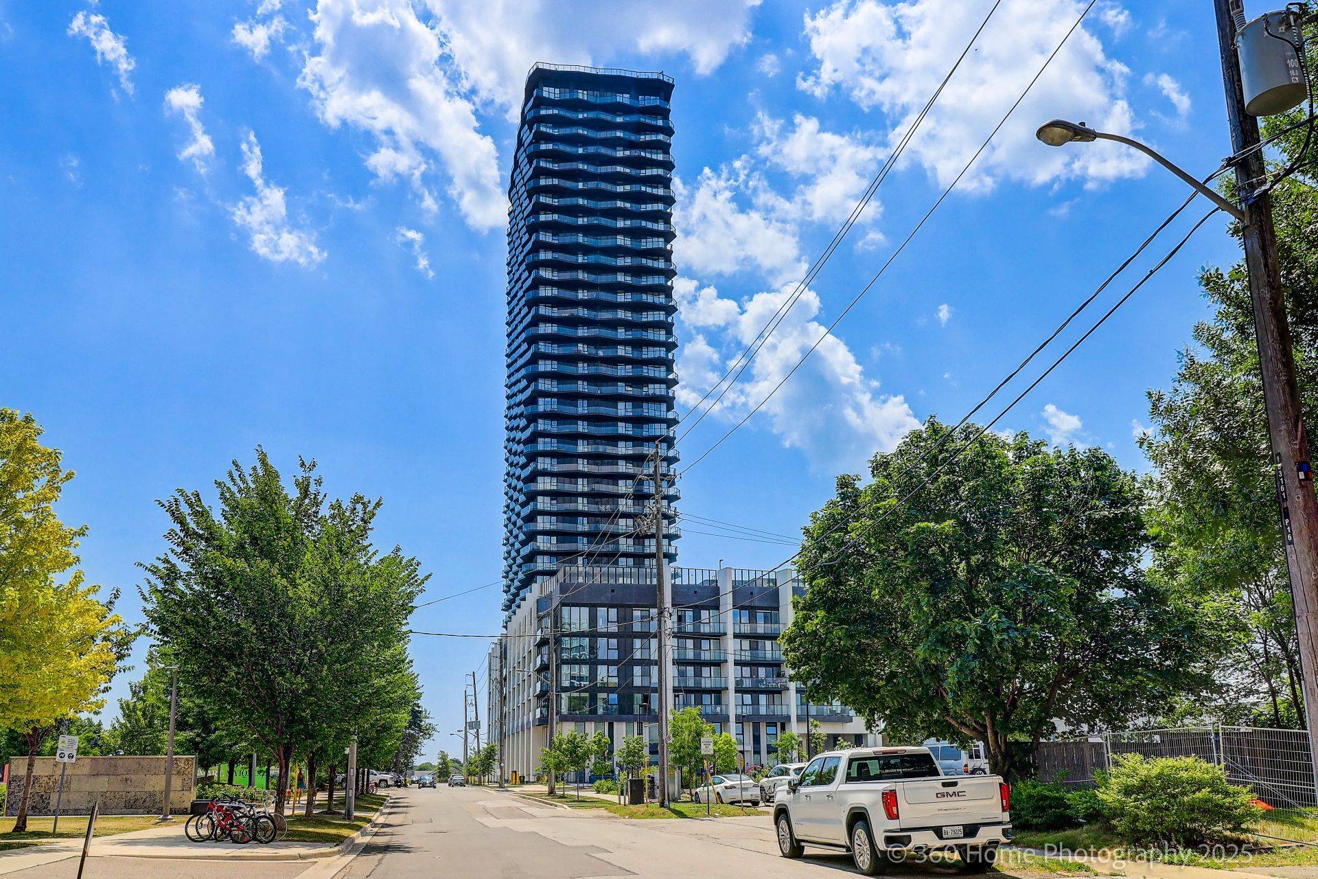 36 Zorra ST #319, Toronto W08, ON M8Z 0G5