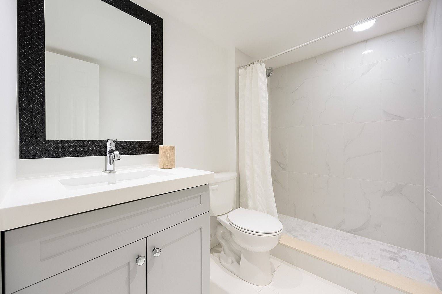 Toronto W09, ON M9R 1T2,370 Dixon RD #1416