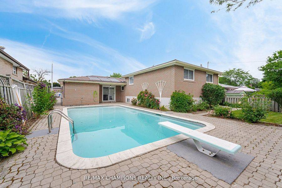 Brampton, ON L6T 1X9,53 Beechwood CRES