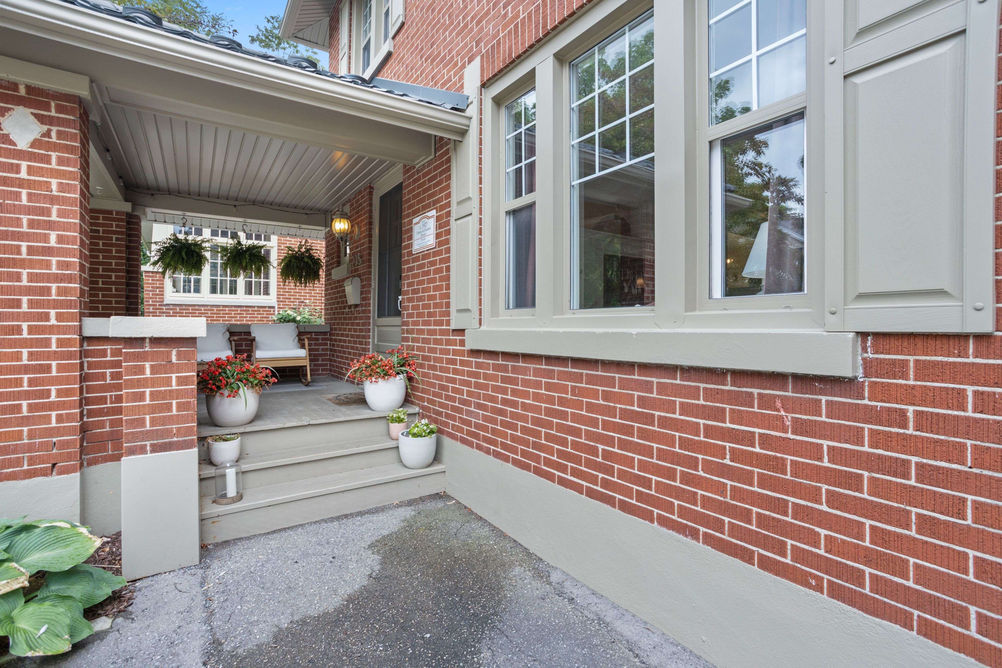 London East, ON N6A 2G1,235 Sherwood AVE