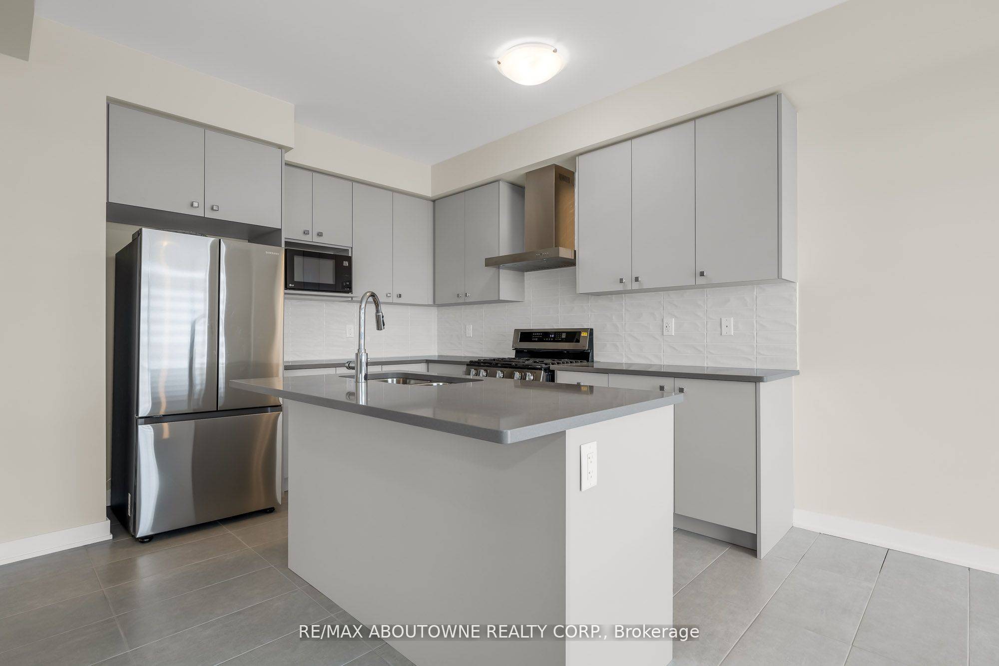 Welland, ON L3B 0M7,69 Starboard CRES