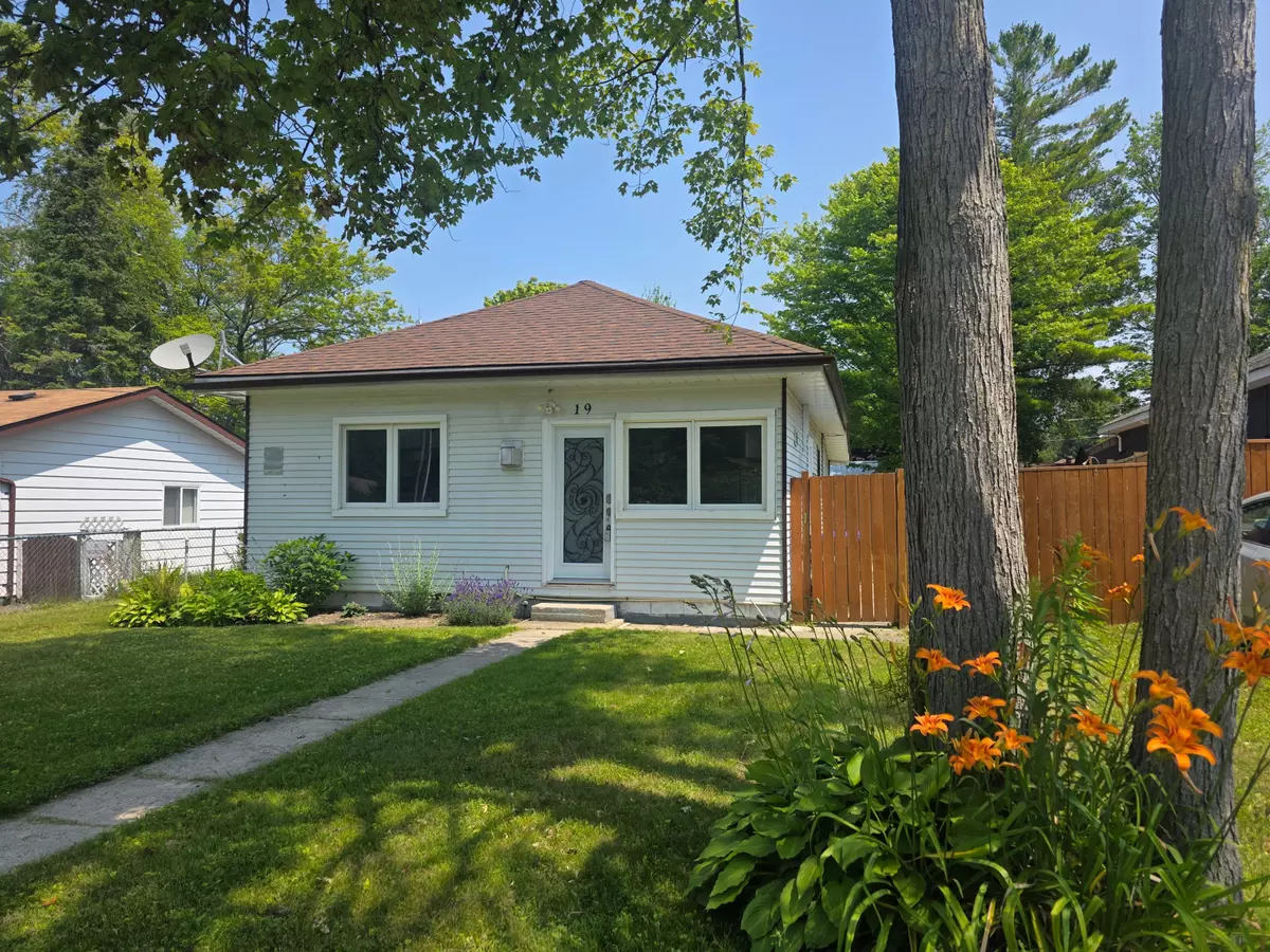 Wasaga Beach, ON L9Z 1V8,19 59th ST S