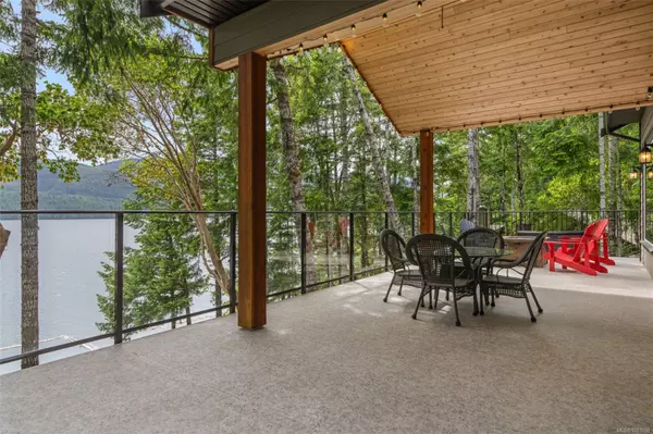8130 Sa-Seen-Os Cres, Youbou, BC V0R 3E1
