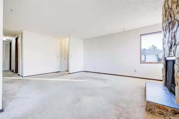 Calgary, AB T2A 6V9,30 Aberdare RD Northeast