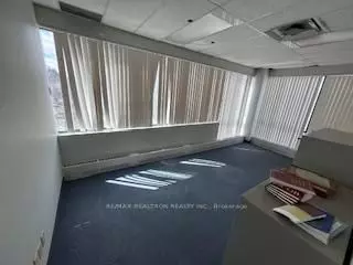 Toronto C06, ON M3H 5Z3,3910 Bathurst ST #201