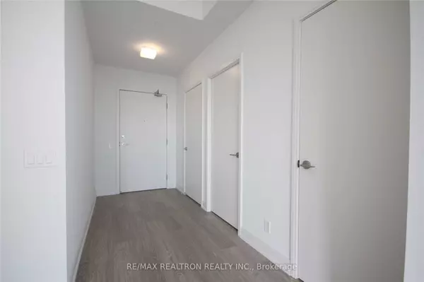 Toronto C08, ON N5A 1Z4,181 Dundas ST E #2507