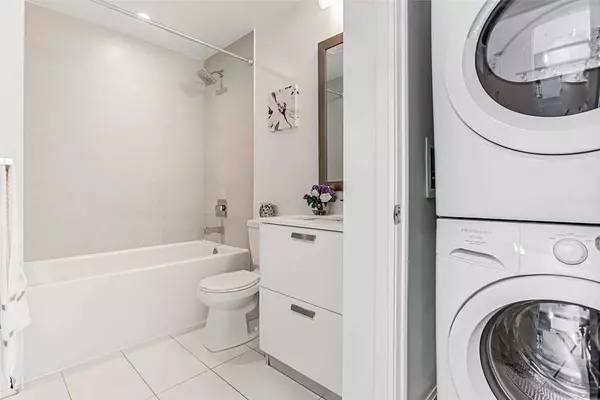 Toronto C07, ON M2N 1K4,11 Bogert AVE #1404