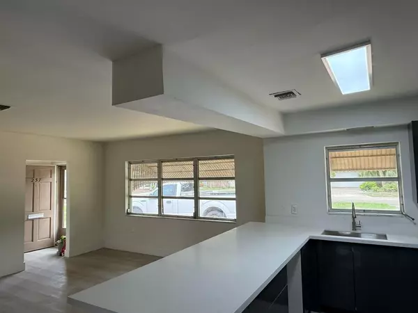 West Palm Beach, FL 33403,237 E Ilex Dr