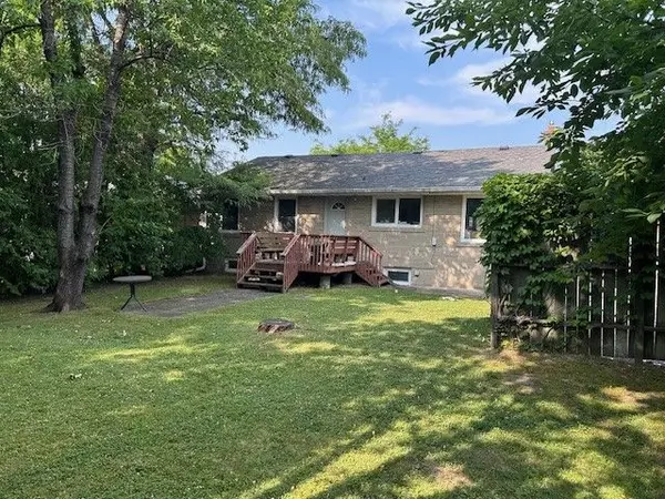 Newmarket, ON L3Y 4R7,39 Parkside DR