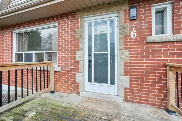 Hamilton, ON L8K 2B3,6 Sylvia AVE