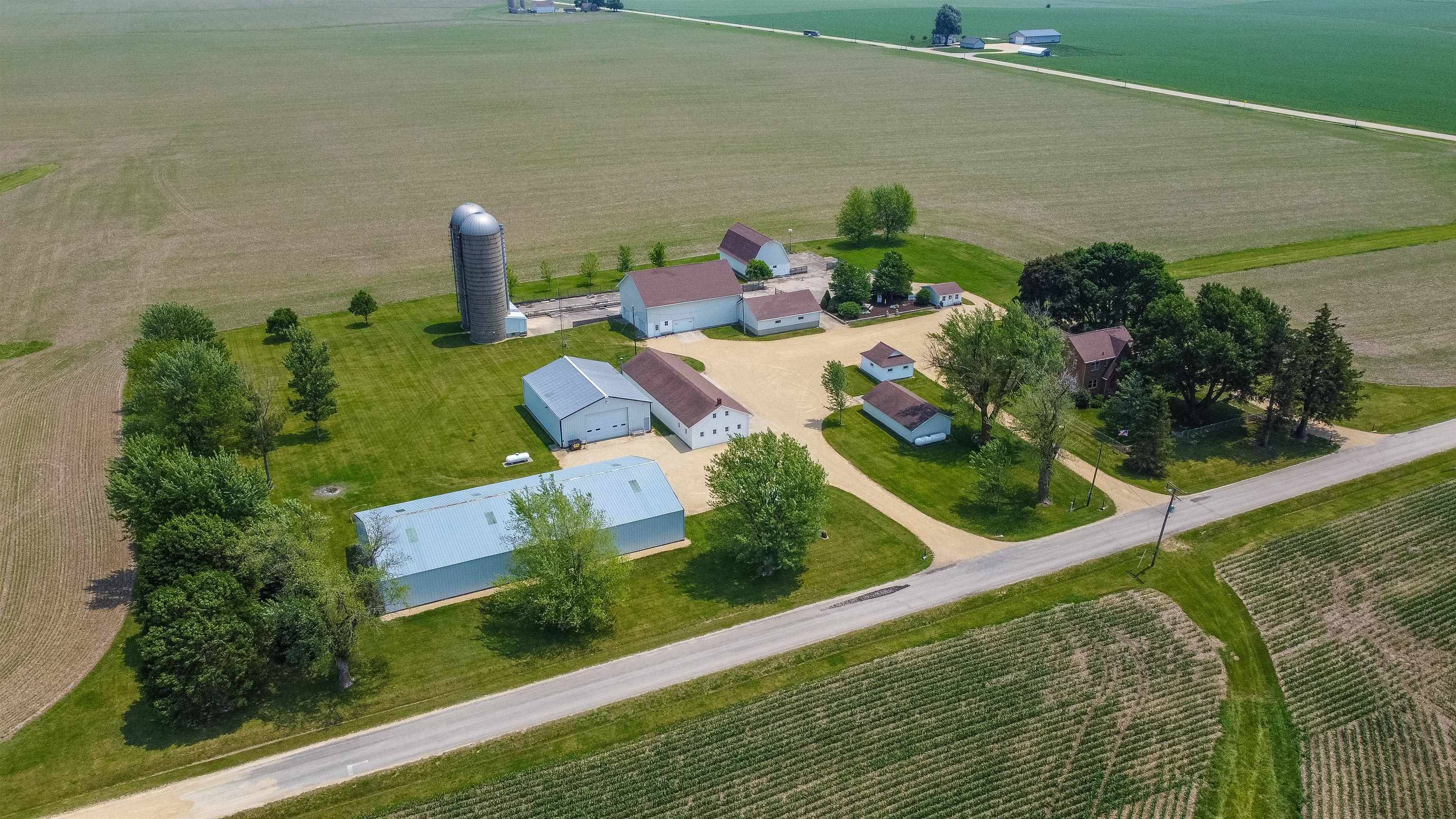 10225 N Brookville Road, Shannon, IL 61078