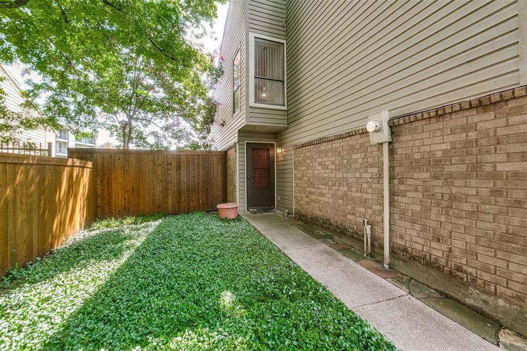 Dallas, TX 75231,7450 Holly Hill Drive #115