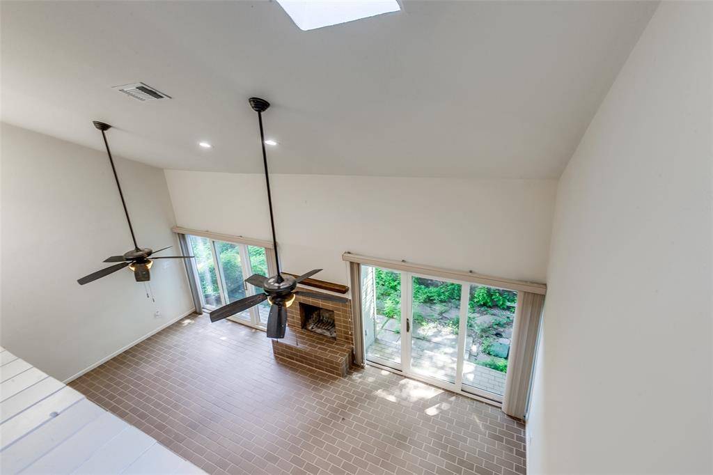 Dallas, TX 75231,7450 Holly Hill Drive #115