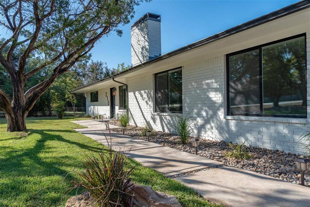 Granbury, TX 76049,210 Davis Road