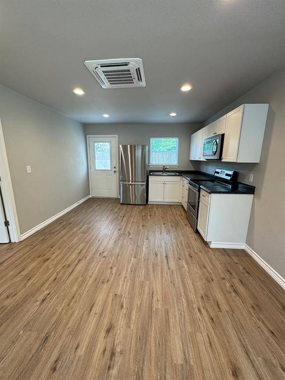 Weatherford, TX 76086,320 W 6th Street